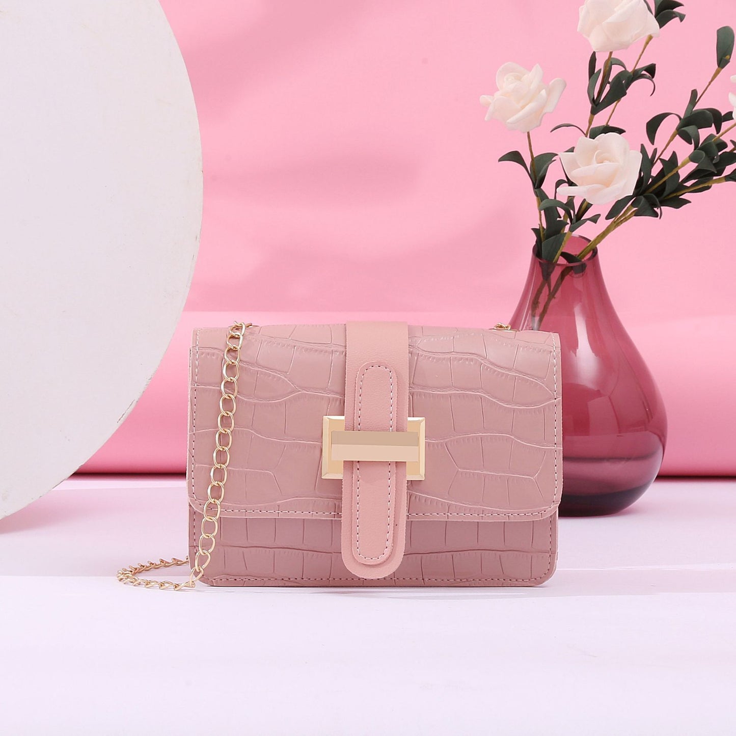 The Sleek Solution to On-the-Go Style