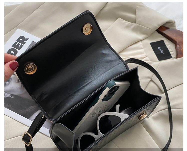 "Chic Retro Shoulder Bag – Small Square Women's Armpit Handbag"