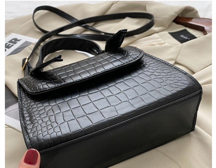 "Chic Retro Shoulder Bag – Small Square Women's Armpit Handbag"