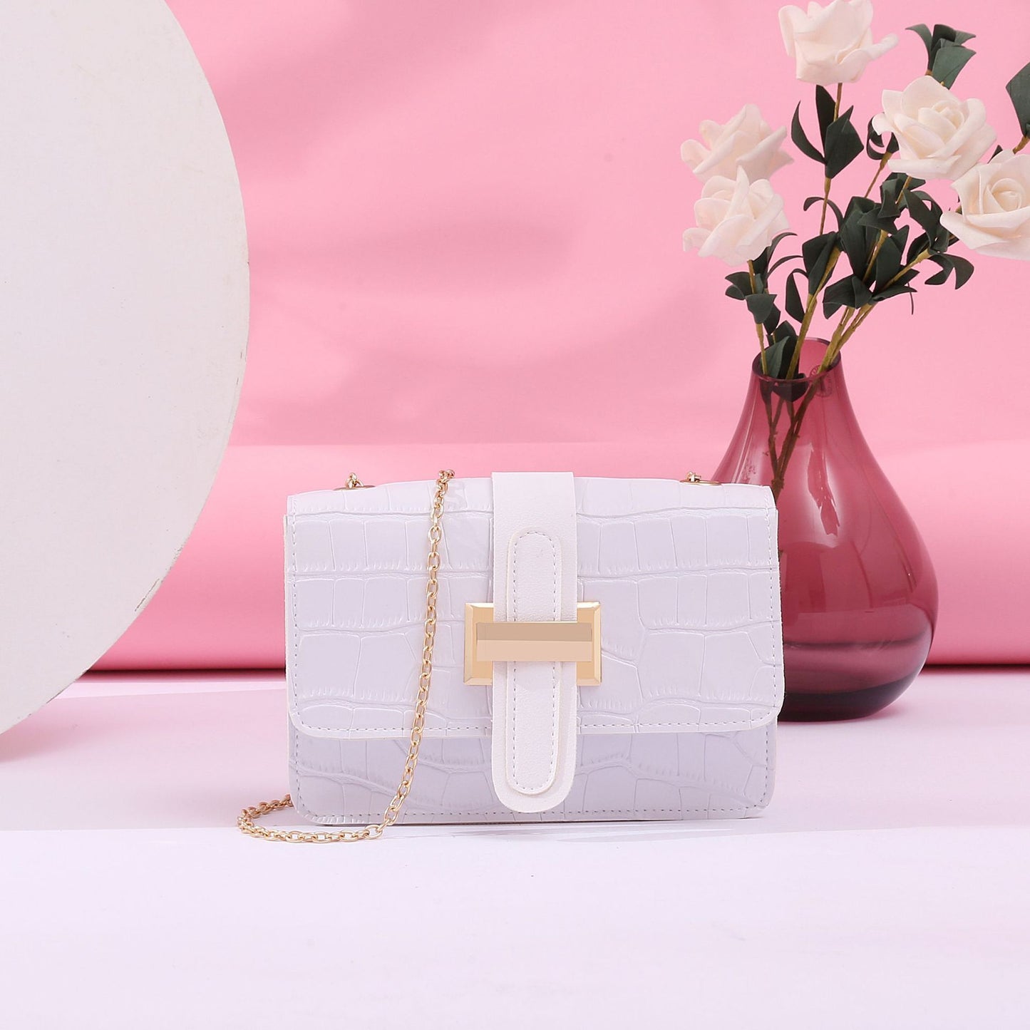 The Sleek Solution to On-the-Go Style