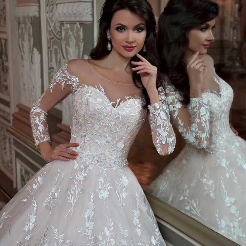 Timeless Lace Wedding Gown: Elegant Bridal Dress with Classic Details