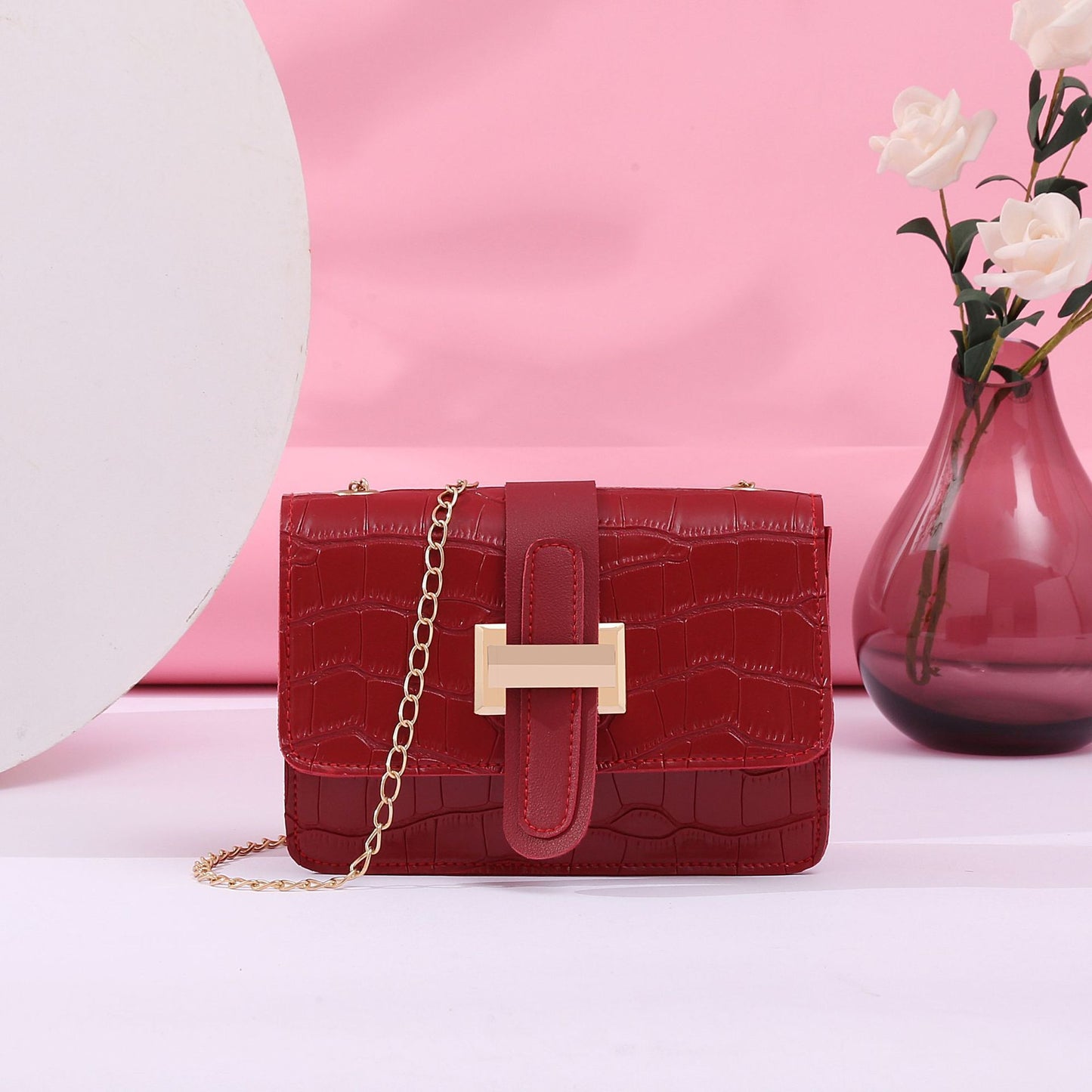 The Sleek Solution to On-the-Go Style