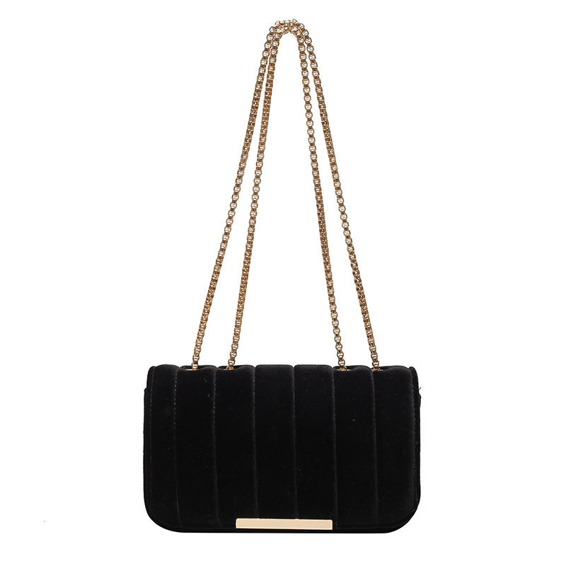 Velvet Vogue Crossbody: One-Shoulder Bag with Elegant Chain Strap